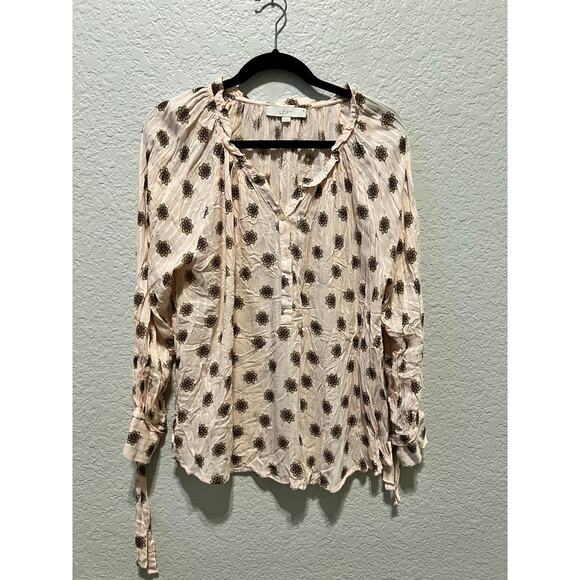 Ann Taylor LOFT Tops - Women's Ann Taylor Loft Button up Scoop Neck Blouse